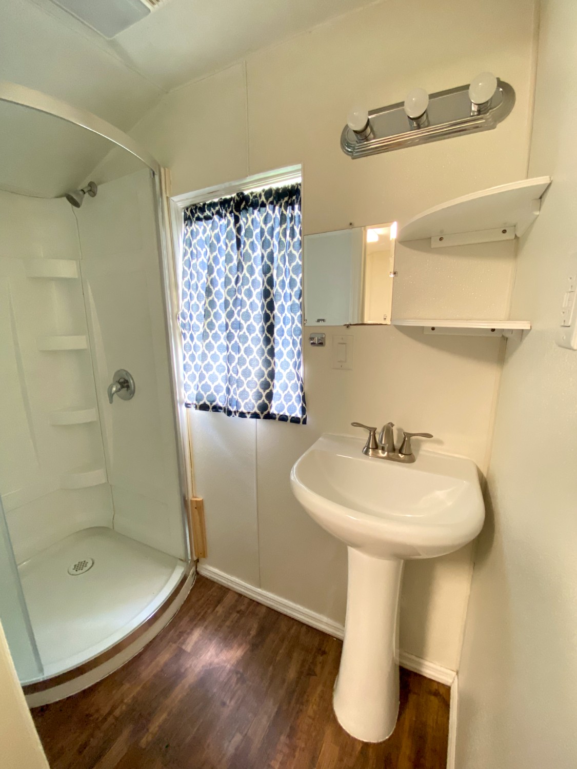 Full bathroom